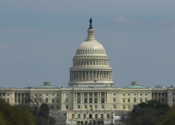 El gobernador de Washington permite el acceso al aborto y el cambio de sexo a menores sin consentimiento paterno