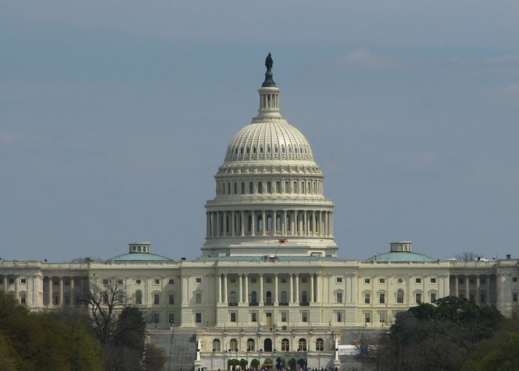 El gobernador de Washington permite el acceso al aborto y el cambio de sexo a menores sin consentimiento paterno