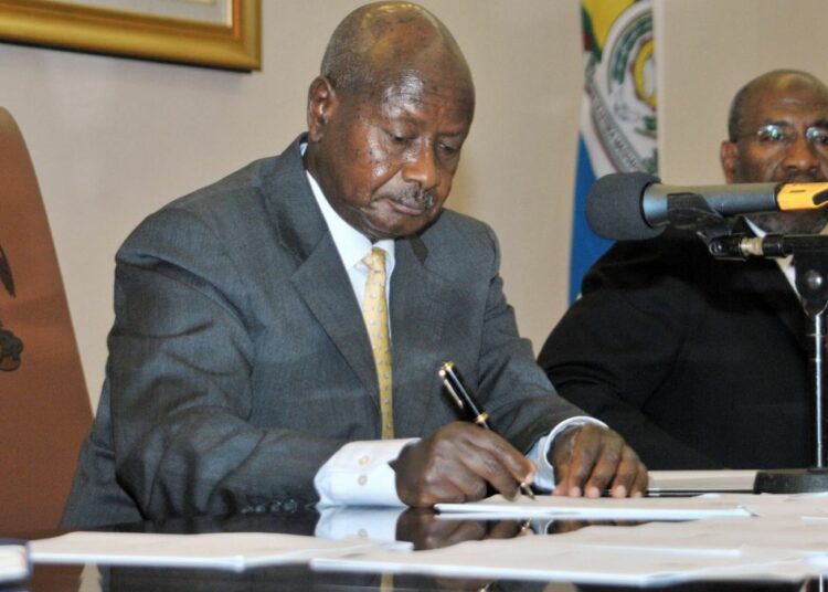 СВЕТСКА БАНКА ПРЕТИ УГАНДИ УКИДАЊЕМ ФИНАНСИРАЊА ЗБОГ ЗАКОНА ПРОТИВ ЛГБТ ОСОБА