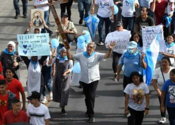 Vittoria per il movimento pro-famiglia: Il Presidente honduregno pone il veto alla legge che introduce l’ideologia di genere nelle scuole