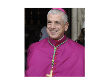 Appello del vescovo Soddu ai fedeli per firmare per la proposta di legge sul battito fetale, scoppia la polemica