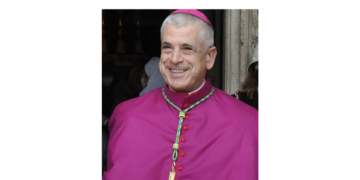 Appello del vescovo Soddu ai fedeli per firmare per la proposta di legge sul battito fetale, scoppia la polemica