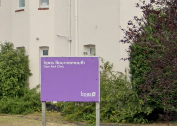 La legge contro la libertà di parola è contestata dai sostenitori pro-vita del Regno Unito