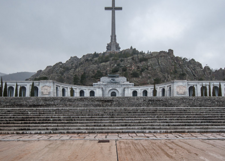 Abogados Cristianos solicita la paralización de las exhumaciones en el Valle de los Caídos