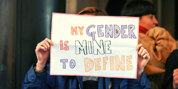 ГЛОБАЛНО „УРОДЊАВАЊЕ“: КА НЕСЛОБОДИ МИШЉЕЊА, ГОВОРА И ПОСТОЈАЊА