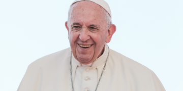 El Papa Francisco propone la prohibición universal de los vientres de alquiler