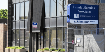 Medical emergencies at Chicago abortion clinic highlights safety concerns and lack of transparency