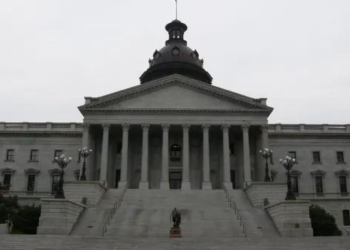 "South Carolina State Capitol" by jimbowen0306 is licensed under CC BY 2.0.