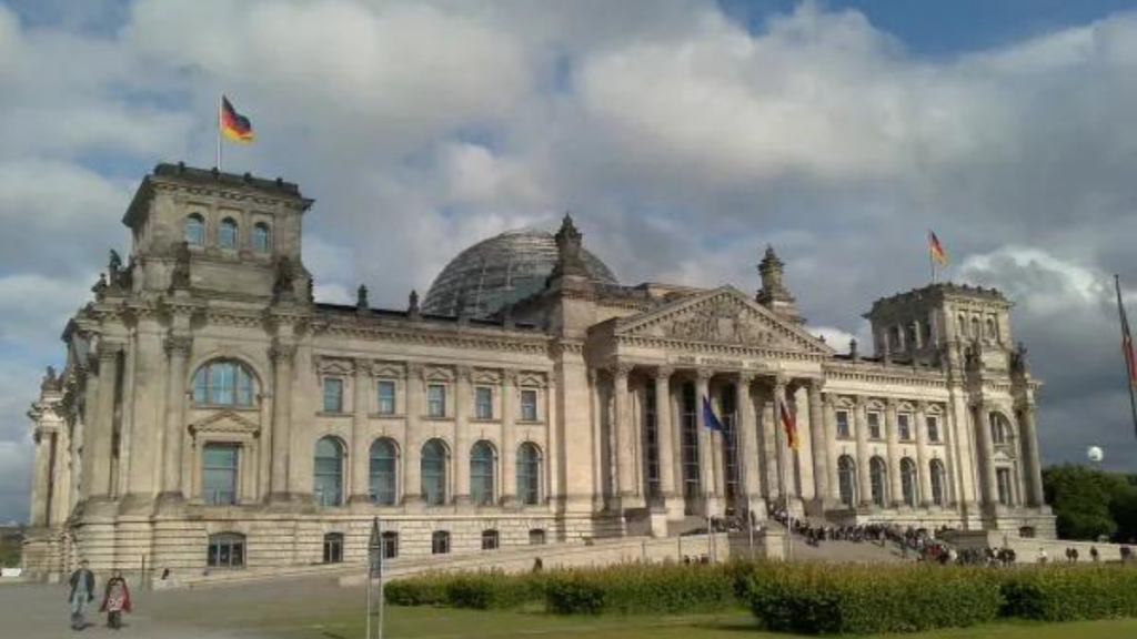 "Deutscher Bundestag - German Parliament" by markhillary is licensed under CC BY 2.0.
