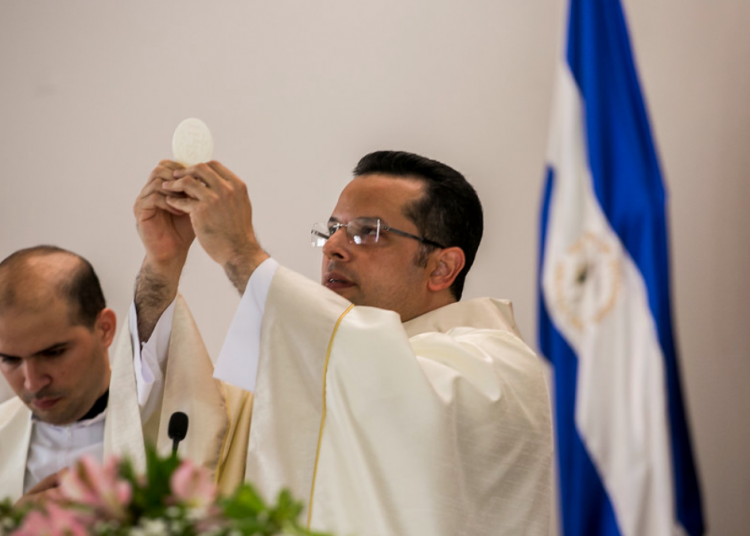 Condenamos la ola de secuestros de sacerdotes perpetrada por el dictador Daniel Ortega en Nicaragua