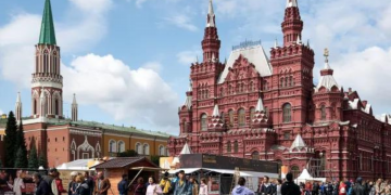 "Kremlin, Moscow" by szeke is licensed under CC BY-SA 2.0.