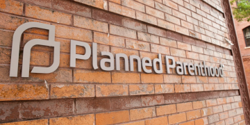 Kansas redirige los fondos de los contribuyentes de Planned Parenthood a las alternativas al aborto