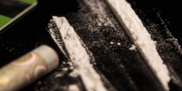 Querella por la campaña T-Drogues, que reparte kits para consumir cocaína