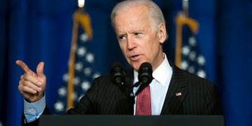 President Biden makes sign of the cross during pro-abortion comments in Florida