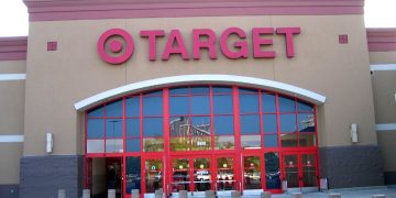 Target revient en arrière