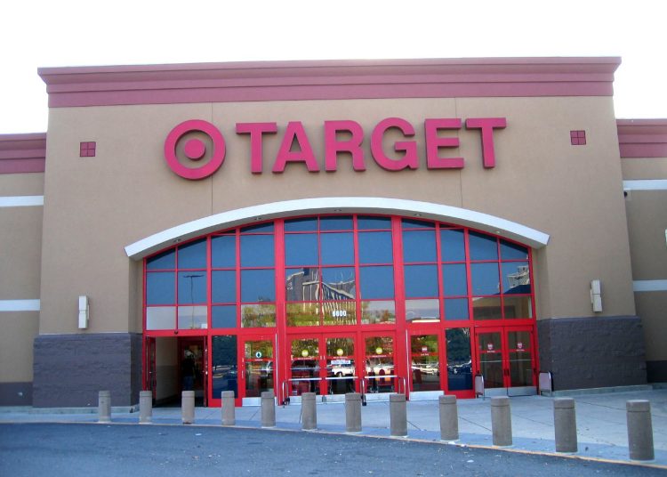 Target revient en arrière