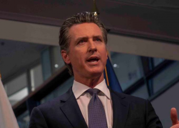 Governor Newsom moves to fast-track temporary licenses for Arizona doctors to perform abortions in California