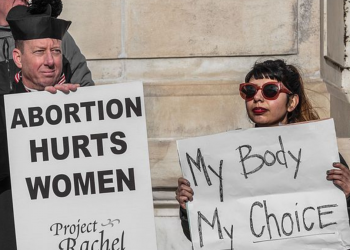 This image was originally posted to Flickr by JamesMcNellis at https://flickr.com/photos/109088203@N04/32676869635. It was reviewed on 3 February 2017 by FlickreviewR and was confirmed to be licensed under the terms of the cc-by-2.0.