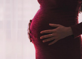 “Bachelor” Star Colton Underwood facing criticism over surrogacy announcement