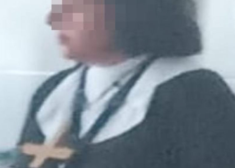 Denuncia a dos profesoras de un instituto de Valencia que se disfrazaron de monjas para impartir clase el 8-M