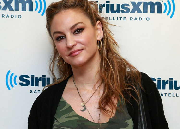 Preocupación de los famosos por las políticas de Biden y el miedo a la oposición pública