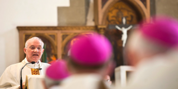 Postura de la Iglesia católica de Inglaterra y Gales respecto a la ideología de género y la cirugía de cambio de sexo