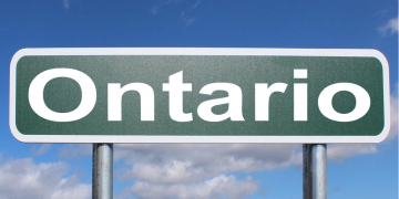 Ontario: suspensión de un adolescente que llevaba una sudadera con la leyenda «Sólo hay dos géneros»