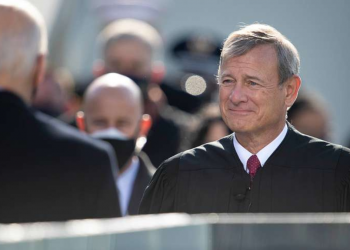 Chief Justice John Roberts declines senators’ request for Alito recusal