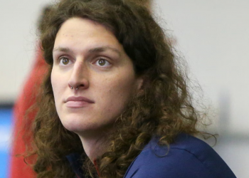 William (Lia) Thomas se queda sin plaza olímpica tras perder el desafío de la Política Acuática Mundial