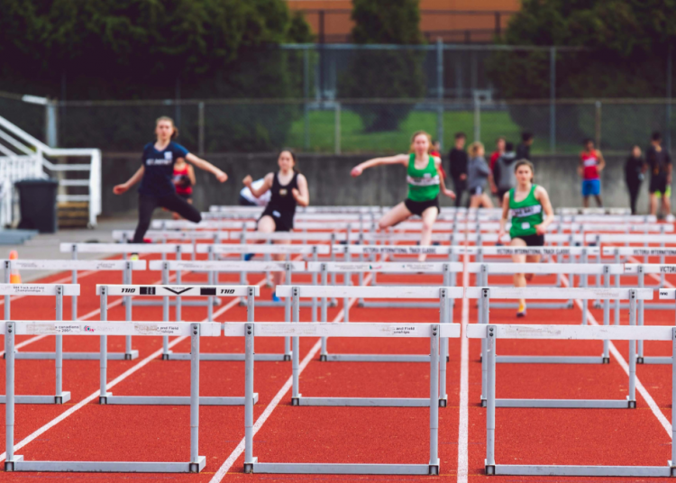 L’entraîneur d’athlétisme de l’Oregon, John Parks, licencié pour avoir exprimé ses inquiétudes sur la présence d’athlètes transgenres dans les sports féminins