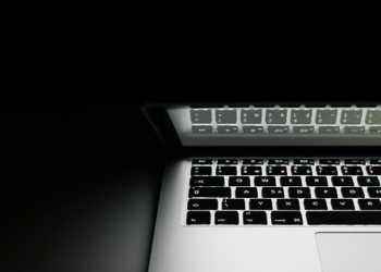 Adult entertainer Austin Wolf charged with distribution and reception of child pornography in New York