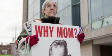 Linda Gibbons, militante pro-vie, doit comparaître devant un tribunal de santé mentale pour avoir manifesté pacifiquement contre des cliniques d’avortement