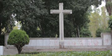 La Justicia considera irregular la retirada de la Cruz del Ribalta de Castellón (España)