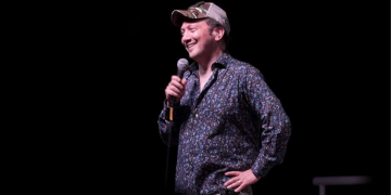 Komik Rob Schneider dzieli się osobistą podróżą do odnowionej wiary w wywiadzie dla Tuckera Carlsona
