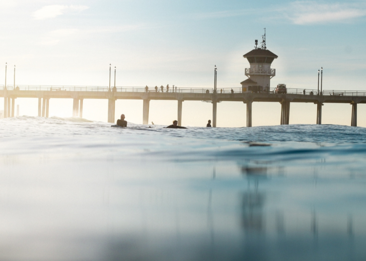 La alcaldesa de Huntington Beach pretende designar la ciudad como zona de «Derecho de los padres a saber»