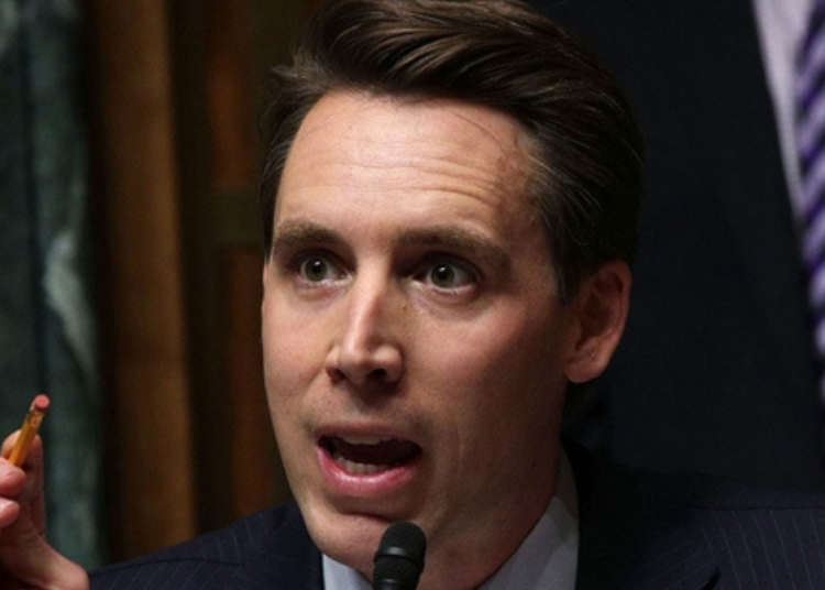 El presidente de la NCAA se enfrenta a las críticas del Partido Republicano por la participación de atletas transexuales en deportes femeninos