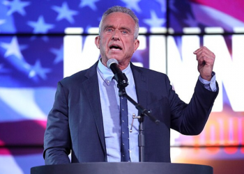 This image was originally posted to Flickr by Gage Skidmore at https://flickr.com/photos/22007612@N05/53427835914. It was reviewed on 29 December 2023 by FlickreviewR 2 and was confirmed to be licensed under the terms of the cc-by-sa-2.0.