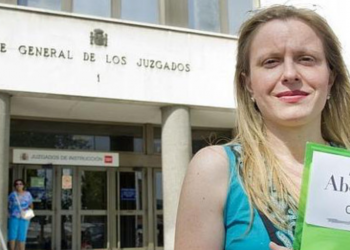 Abogados Cristianos denuncia ante la Fiscalía la revista  de Exteriores e Igualdad que se burla de Cristo y la Virgen