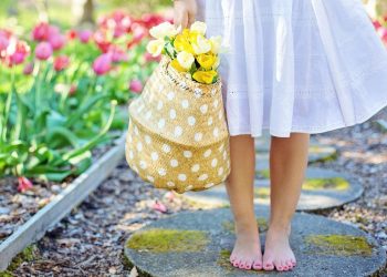 La mujer como pilar de la sociedad: el retorno de la feminidad en el mundo moderno