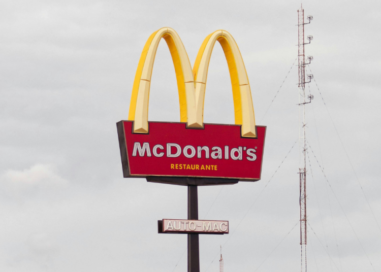 Zmiany w wytycznych McDonald’s dotyczących różnorodności sygnalizują sprzeciw korporacji wobec polityki budzenia się
