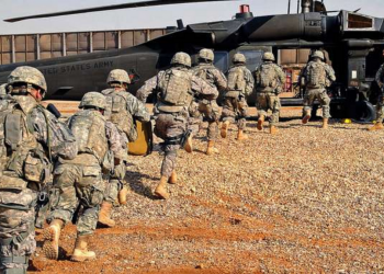 El presidente Trump firmará órdenes ejecutivas que prohíben a los miembros transgénero del servicio militar