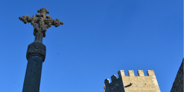 La Justicia considera que las cruces resignificadas o sin inscripciones no incumplen la Ley de Memoria Histórica