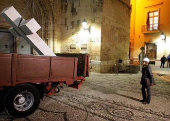 Abogados Cristianos solicita al Ayuntamiento de Callosa (Alicante) la reposición de la cruz tras confirmar que las cruces resignificadas no incumplen la Ley de Memoria Histórica