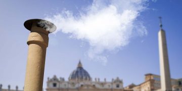 Habemus Papam! Fumata blanca: primer artículo del nuevo pontificado de Esperanza
