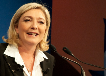 Marine Le Pen desafía la prohibición política en plena carrera presidencial