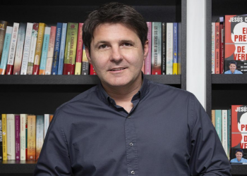 Respuesta de nuestra presidenta acerca de que los menores de Castellón tienen acceso a libros sobre «cómo cocinar con semen»