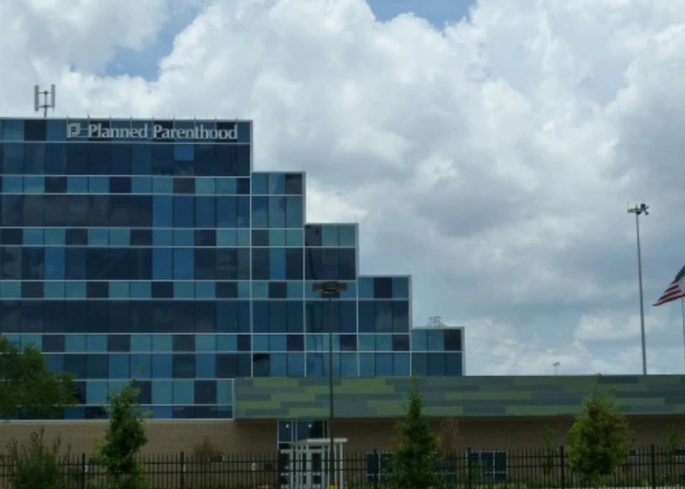 America’s largest Planned Parenthood to close its doors