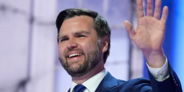 J.D. Vance presenta The Charlie Kirk Show y se compromete a combatir la violencia de la izquierda