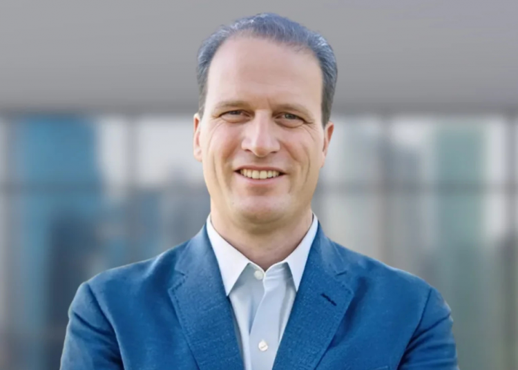 Il deputato presenta un disegno di legge per dare alle donne e ai loro bambini una seconda possibilità di vita