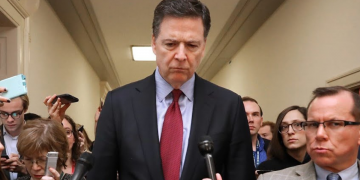 James Comey, acusado formalmente por su testimonio en la investigación rusa